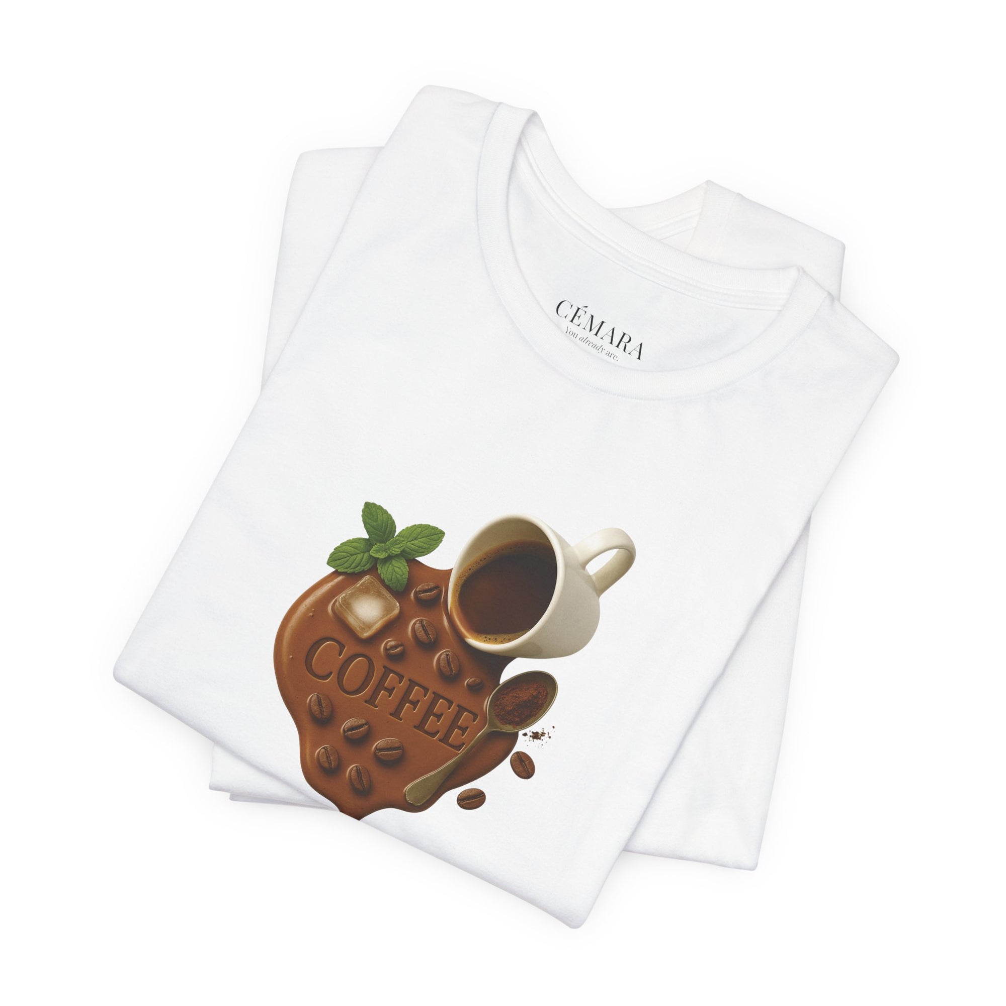 CÉMARA Coffee Shirt Damen white – Frontprint mit Kaffeetasse, Bohnen & Statement Design für Coffee Lovers flatlay shirt